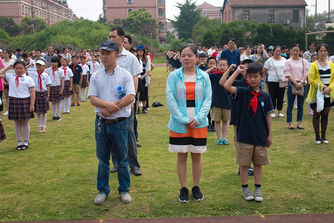 锦丰中心小学 举行"学会感恩,幸福成长"十岁成长礼仪式